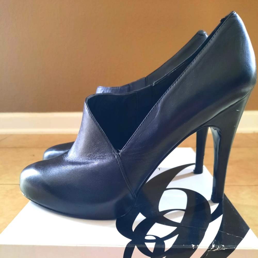 Size 8 Nine West Ankle Boots